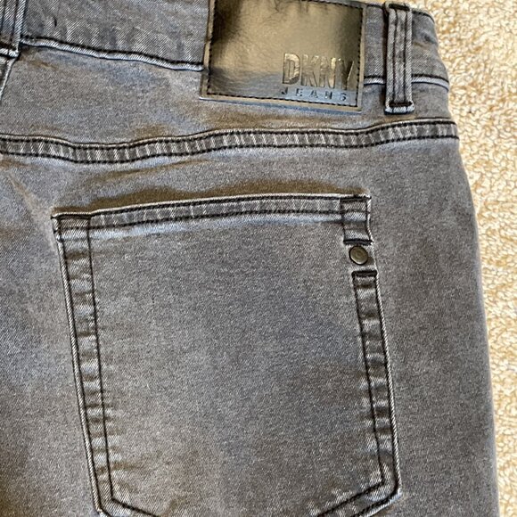 DKNY Men's Jeans Mercer Skinny Fit Size 33x30 Gray Medium Wash Stretch Comfort - Picture 4 of 11